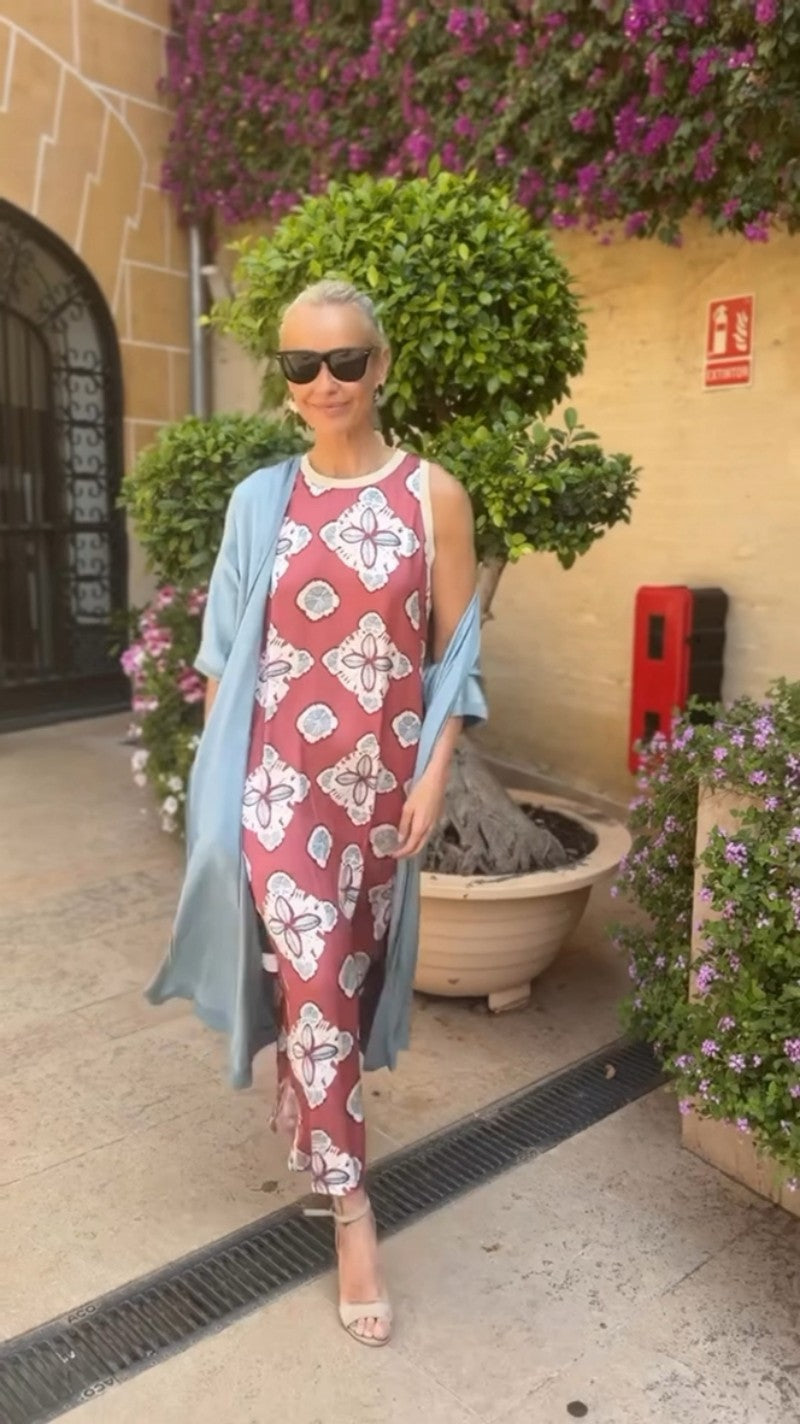 Amatista | Elegante vestido largo con chal a juego