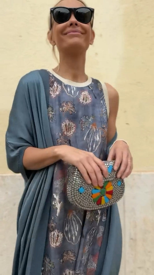 Floralia | Elegante vestido largo con chal a juego