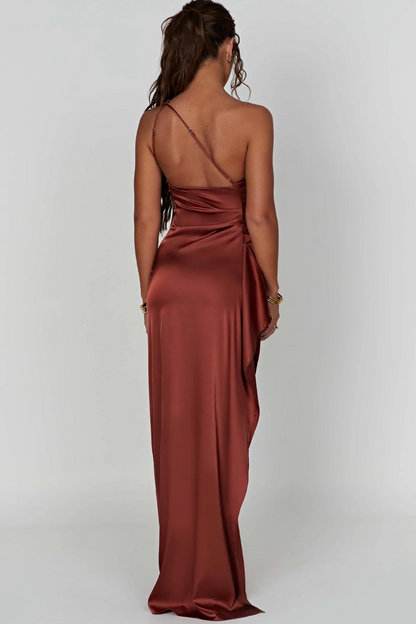 Lora | Vestido de satén con escote asimétrico
