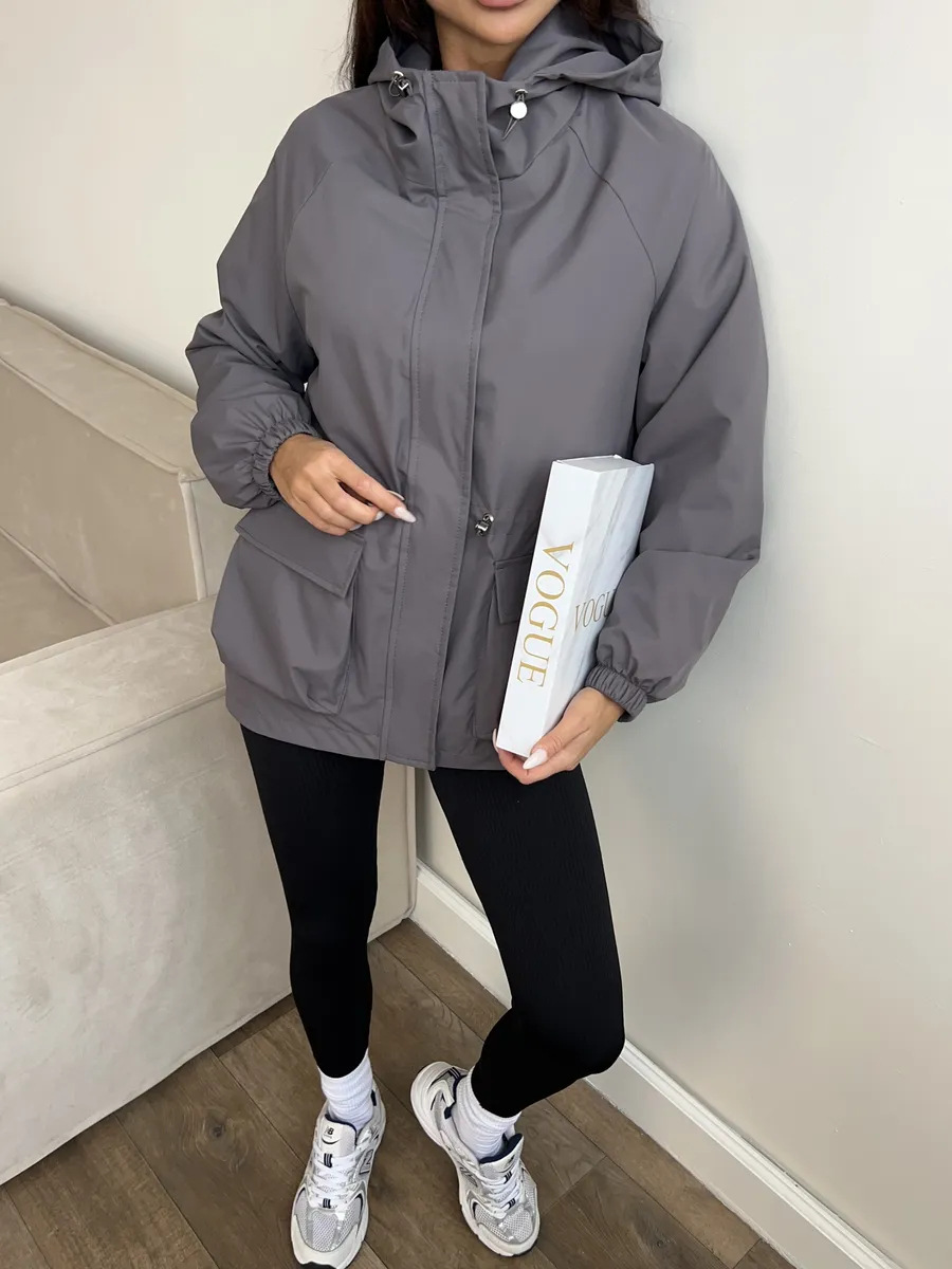 Sofía | chaqueta impermeable con capucha ajustable