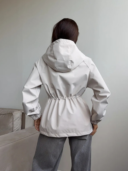 Sofía | chaqueta impermeable con capucha ajustable