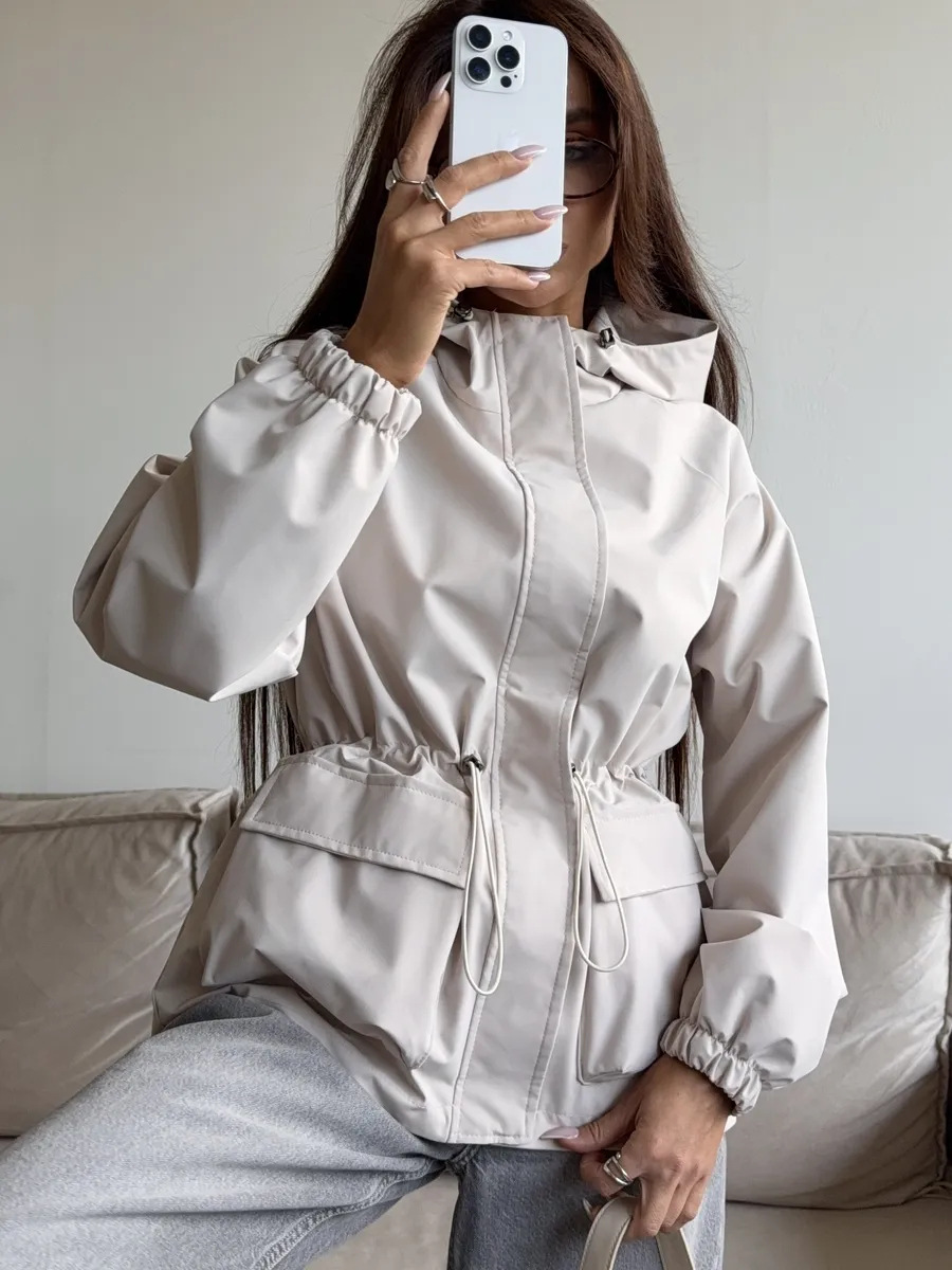 Sofía | chaqueta impermeable con capucha ajustable