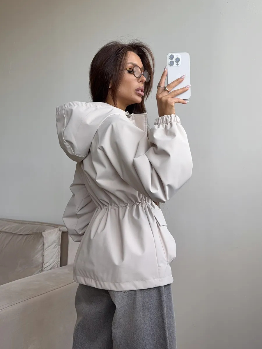 Sofía | chaqueta impermeable con capucha ajustable