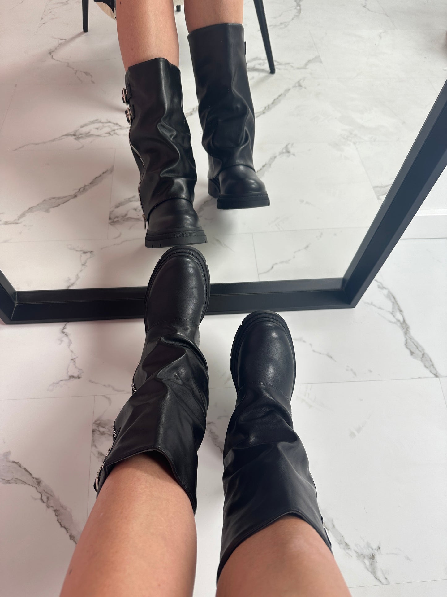 Cloe | Botas con cremallera cubierta