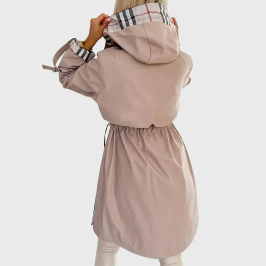 Gabardina Moderna Nathalie | El Clásico Actualizado para el Otoño