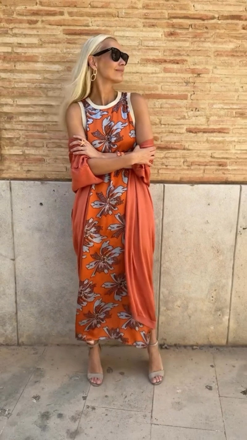 Carmesí | Elegante vestido largo con chal a juego