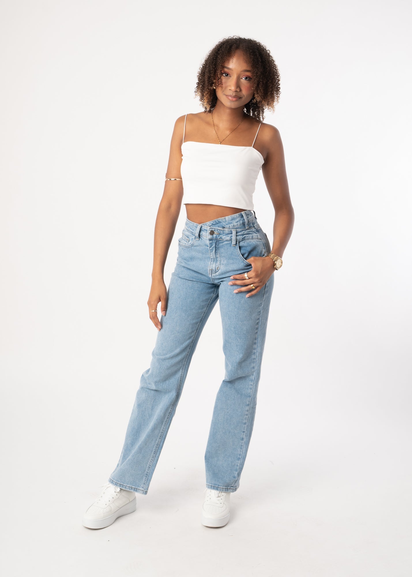 Luci | Vaqueros de pierna recta asimétricos